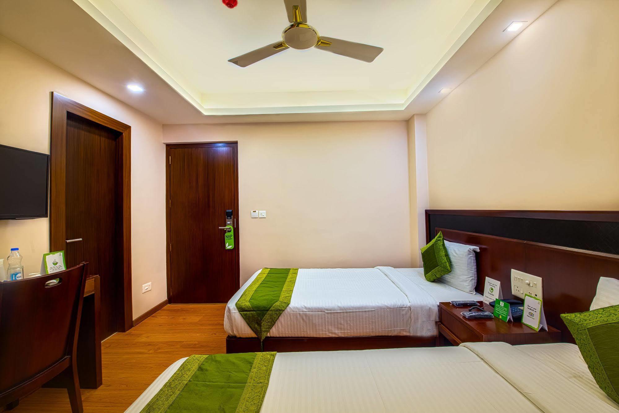 Treebo Vedanta Hotel โกลกาตา ภายนอก รูปภาพ