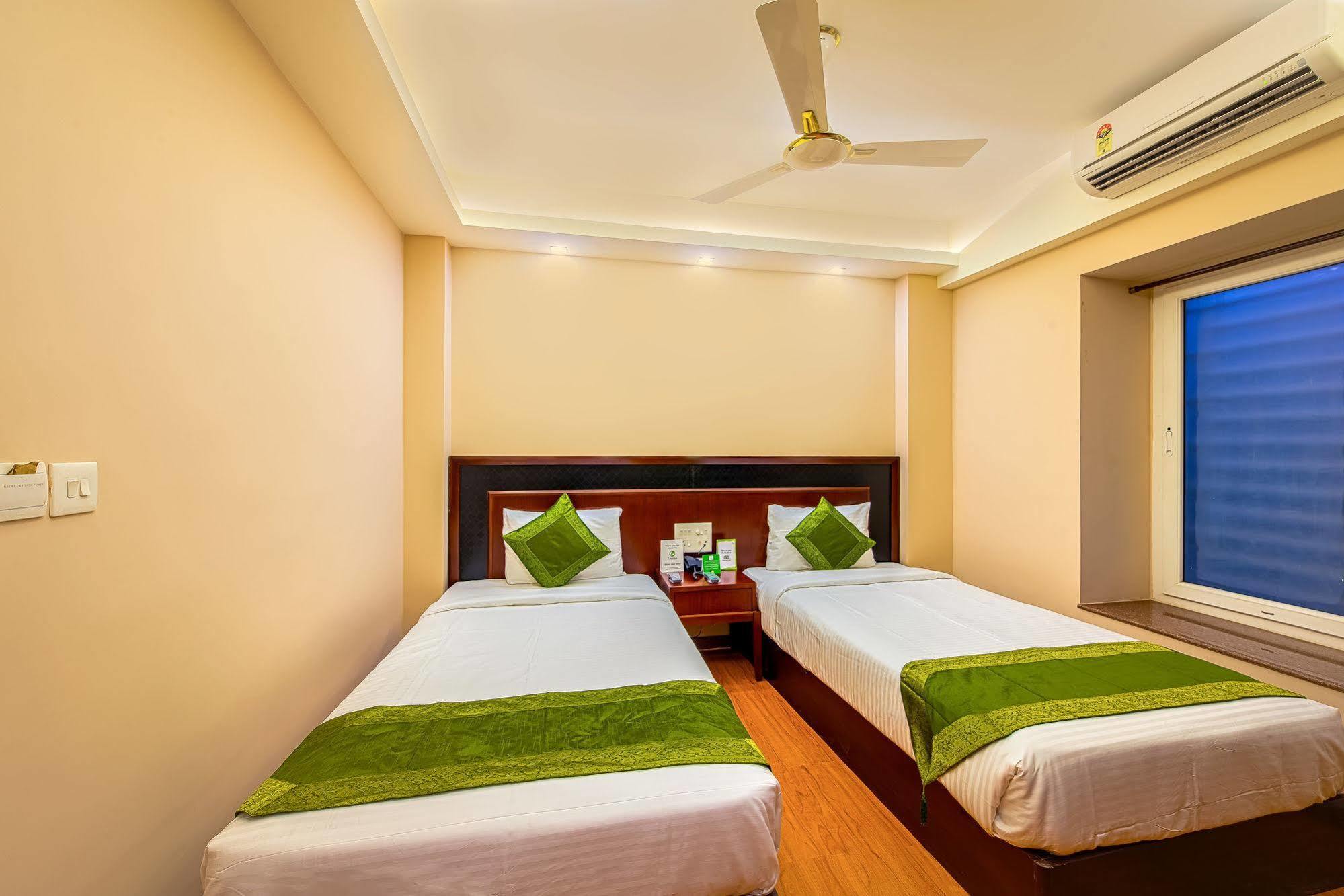 Treebo Vedanta Hotel โกลกาตา ภายนอก รูปภาพ