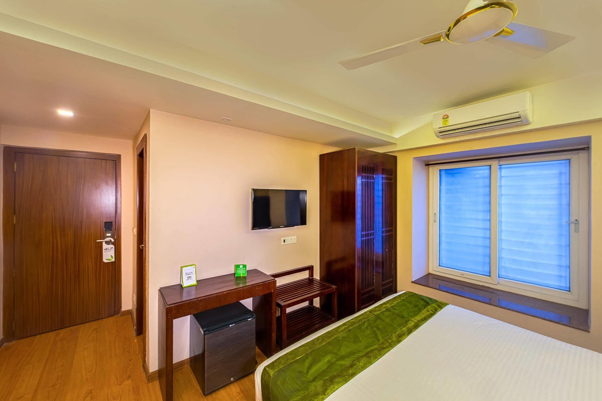 Treebo Vedanta Hotel โกลกาตา ภายนอก รูปภาพ