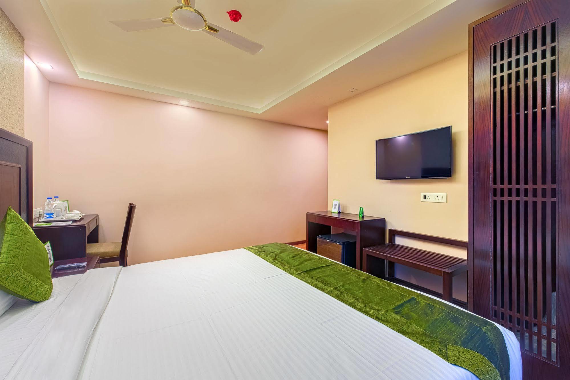 Treebo Vedanta Hotel โกลกาตา ภายนอก รูปภาพ